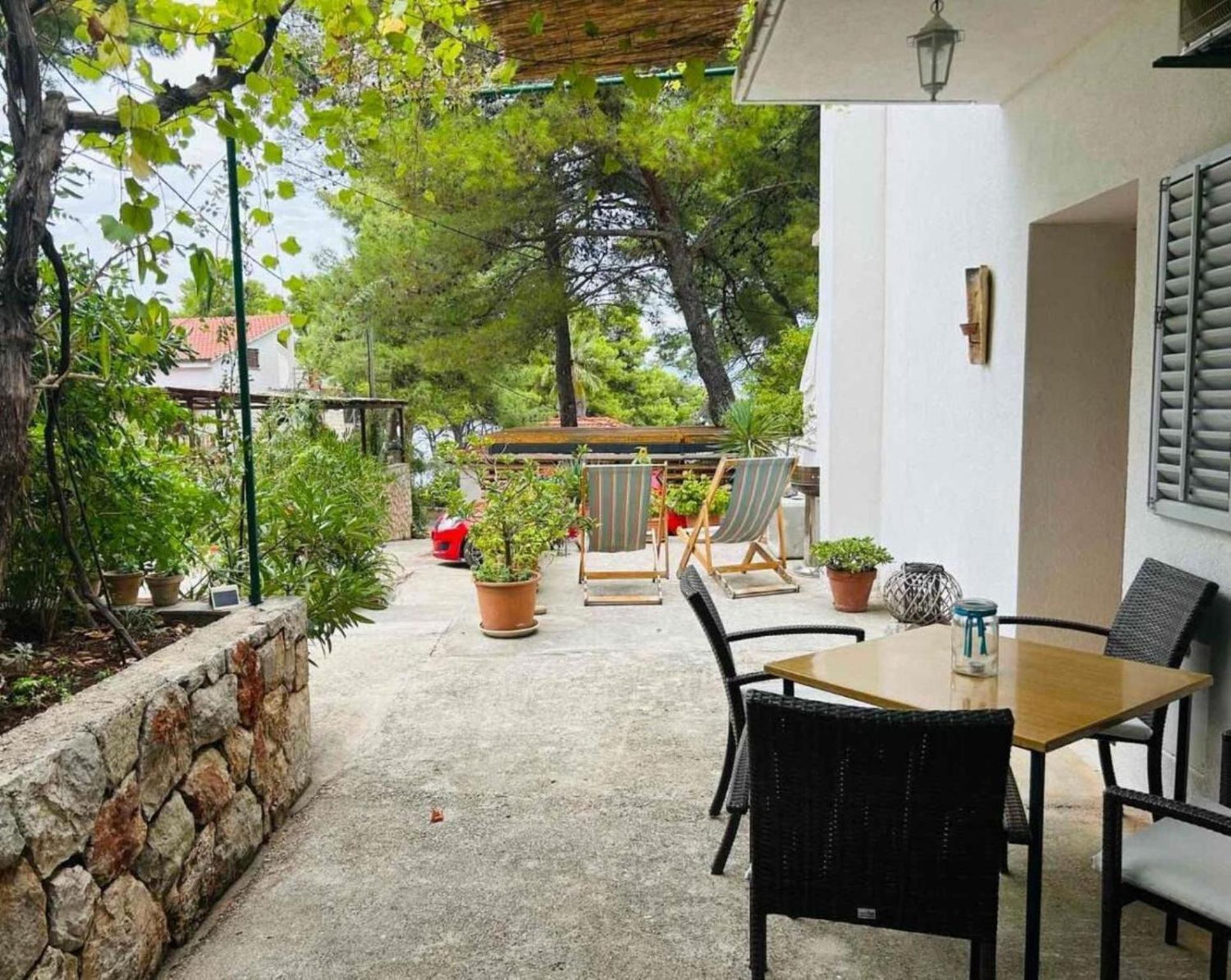 Apartments Matkov - Quite And Peaceful Location Jelsa  Exterior photo